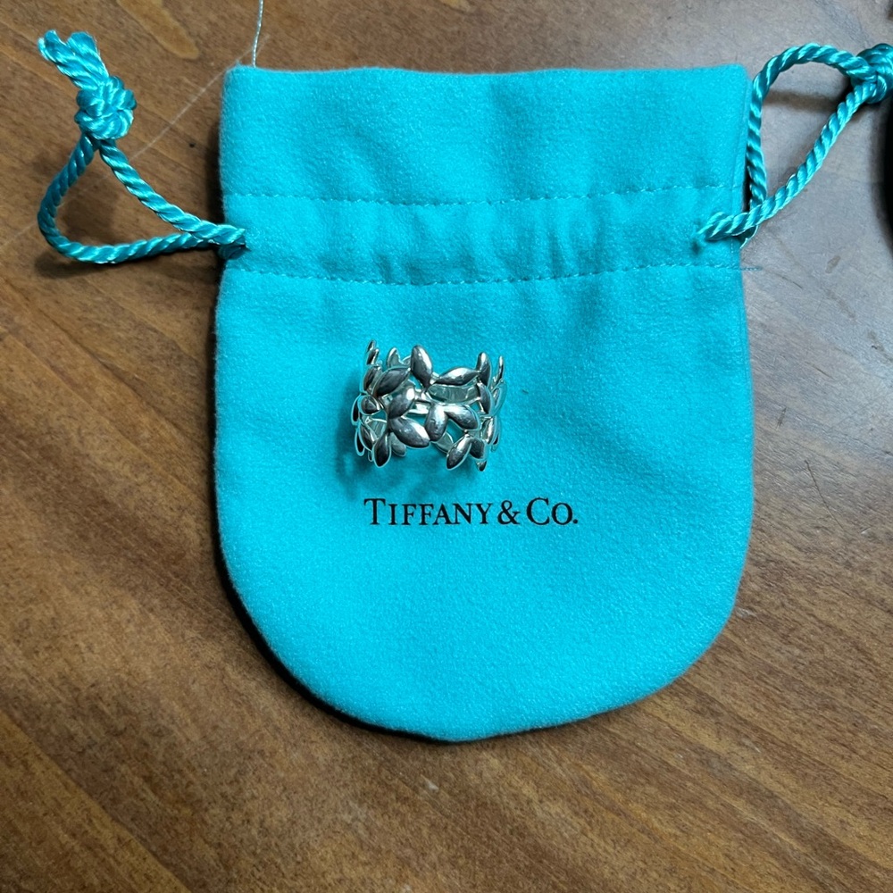 Tiffany & Co. Paloma Picasso Olive Leaf Wide Band ring